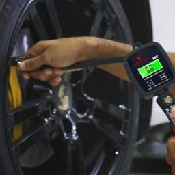 Airprotools Digital Tire Inflator Gauge with Rubber Hose and Quick-Connect Fitting
